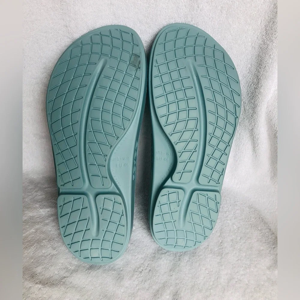 OOFOS Men's Mint Green Recovery Flip-Flops